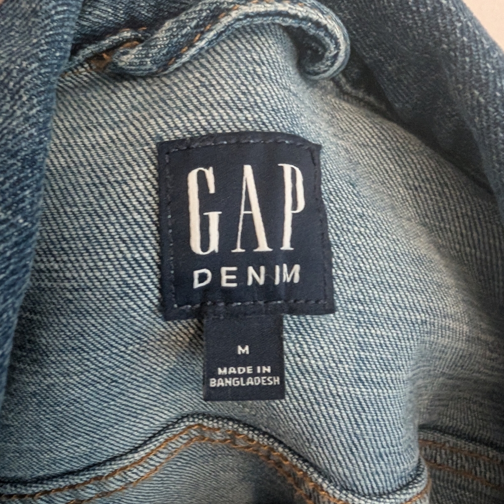 Gap Blue Jean Jacket With Structured Trucker Desi… - image 3